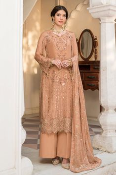 Women Attire, Organza Suits, Wedding Party Outfits, Pakistani Party Wear, Wedding Women, Party Dresses Online, Chiffon Collection, Embroidered Chiffon, Embroidered Organza