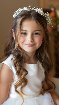 hair style Childs Bridesmaid Hair, Flower Girl Makeup Kids, Kid Wedding Hair, Flower Girl Hairstyles With Flower Crown, Girls Wedding Hairstyles Kids, Flower Girl Hairstyles Toddler, Flower Girl Hair Styles, Kids Wedding Hairstyles, Wedding Hairstyles For Kids