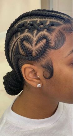 Master the Afro Hair Bun with These Easy Ideas Cute Prom Hairstyles, Twisted Hair, Braided Cornrow Hairstyles, Pelo Afro, Braids Locs, Pretty Braided Hairstyles, Heart Hair, Zoe Kravitz