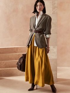 Our Favorite Picks From the Banana Republic Friends and Family Event Stile Boho Chic, Silk Maxi Skirt, Maxi Skirt Outfits, Yellow Skirt, Silk Maxi, A Skirt