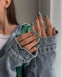 Gel Manicure Green, Natural Nails Fall Colors, Nail Ideas For Summer 2024, Nails 2024 Green, Fall Nails With Green, January Nail Colors 2024, Classy Green Nails, Short Summer Nail Ideas 2024, Green Gel Nails Ideas