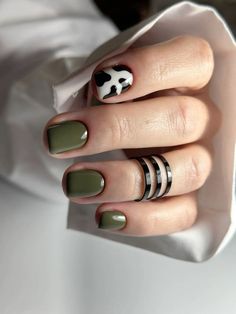 Olive Nails, Short Nail Manicure, Makeup Nails Designs, Purple Acrylic Nails, Acrylic Toe Nails, Fall Gel Nails, Edgy Nails