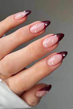 Red nails are fiery and fun. Discover red nail ideas to spice up your next manicure. Kutek Disney, Wine Nails, Nagel Tips, Christmas Gel Nails, Her Nails, Casual Nails, Burgundy Nails, Pearl Nails