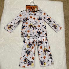 New Disney Mickey Minnie Mouse Pajama Set Size 24 Months Halloween Themed White Sleep Sets For Fall, White Sleepwear For Fall Sleepover, Playful White Sleepwear For Fall, White Character Print Sleepover Sets, White Character Print Bedtime Sets, White Character Print Sets For Bedtime, White Bedtime Sets With Character Print, Long Sleeve Sleepwear For Halloween Playtime, White Cartoon Print Sets For Fall