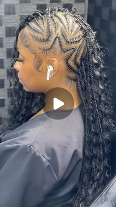 Braided Mohawk Styles For Black Women, Stitch Braid Mohawk, Mohawk Cornrows For Black Women, Feed In Braids Mohawk Hairstyles, Mowhak Boho Braids, Mohawk Knotless Braids For Black Women, Mohawk Bridal Hairstyles, Mohock Braids Hairstyles, Braided Mohawk Black Hair Boho