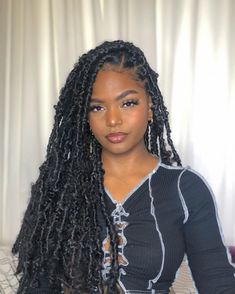 PRICES MAY VARY. Hair Material: This butterfly locs crochet hair is made of 100% kanekalon low temperature synthetic fiber.
 Hair Information:
 Length: 24 inch; 
 Weight: 4.2oz/110g/pack; 
 Strands: 10 strands/pack, 6 packs=60 strands; 
 Color: 1B#(natural black),bug#，30#，27#，350#，613#
 NATURAL Butterfly LOCS: 24 inch soft locs hair match your own hair for a natural look, Hand-knitted butterfly!!!  We specialize in weaving hair, which is not easy to fall off, so it is durable and can be installe Hairstyles Butterfly, Locs Bob, Locs Short, Locs Long, Butterfly Locs Crochet, Cabello Afro Natural, Locs Styles, Butterfly Locs, Locs Crochet