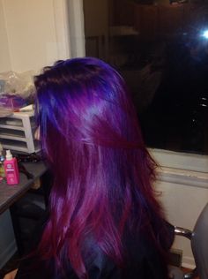 Dark Purple To Pink Ombre Hair, Dark Colourful Hair, Coloured Hair Inspiration, Colors To Dye My Hair, Purple To Red Hair, Bright Hair Dye Ideas, Hair Colors To Dye Your Hair, Red To Purple Hair, Fun Dyed Hair