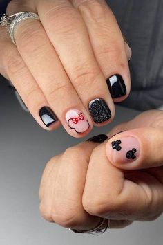 Disney Simple Nail Designs, Kids Minnie Mouse Nails, Christmas Disney Nails Short, Simple Halloween Disney Nails, Subtle Disney Christmas Nails, Run Disney Nails, Disney Manicure Ideas For Short Nails, Classic Disney Nails, Disneyland Manicure