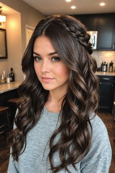 Get ready to steal the spotlight with these 25 drop-dead gorgeous hairstyles. Explore a variety of updos, braids, and curls that will make you the envy of your friends. Your 21st is your time to shine, so click to find the perfect hair inspiration! Hairstyles For 21st Birthday, 17th Birthday Hairstyles, Hairstyles For Curled Hair, Brown Sugar Hair, 21st Birthday Hairstyles, Hairstyles With Curled Hair, Braids And Curls, Birthday Hairstyle, Masquerade Makeup