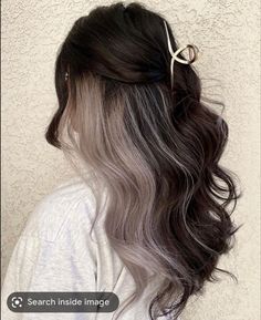 Dark Brown Hair With Ash Blonde Peekaboos, Cute Colors To Dye Your Hair Natural, Two Tone Brown Hair, Hair Color Ideas For Curly Hair, Underlayer Hair Color, Purple Peekaboo Hair, Peekaboo Hair Colors, Split Dye, Hair Color Underneath