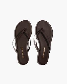 Slip on sandal in matte napa luxury calfskin leather. Made in Brazil. Tkees Sandals, Dark Brown Sandals, Sandal Slides, Slide Flip Flops, Walking Tall, Nili Lotan, Leather Flip Flops, Mexican Culture, Women's Footwear