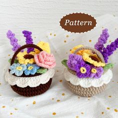 two crocheted baskets with flowers on them sitting next to each other and the words pattern written below