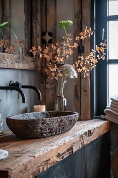 Charming Rustic Powder Room Ideas for Your Home Modern Rustic Powder Room, Farmhouse Powder Room Ideas, Rustic Powder Room Ideas, Rustic Half Bath, Small Powder Room Design, Farmhouse Powder Room, Rustic Powder Room, Bathroom Unique, Modern Powder Rooms