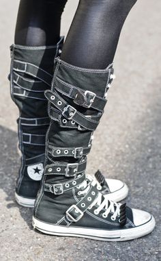 Converse Drawing Reference, Emo Converse, Converse Drawing, High Converse, Converse Boots, Outfit Aesthetics, Goth Boots, Scene Fashion