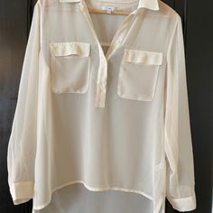 Gap Never Worn Crape Shirt. Gap Collared Workwear Blouse, Collared Gap Blouse For Work, Summer Gap Collared Tops, Summer Collared Tops From Gap, Summer Collared Tops By Gap, Gap Shirt For Summer Workwear, Summer Collared Gap Tops, Gap Summer Workwear Shirt, Gap Tops For Summer Workwear