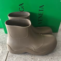 Bottega Veneta Men's Puddle Rain Boots Ankle Boots, Brown Size 42 New In Box +Dustbag Product Details: Bulky Round Toe Pull On Rubber Upper, Rubber And Coated Leather Lining, Rubber Sole Made In Italy Fits True To Size Bottega Puddle Boots, Puddle Boots, Bottega Veneta Boots, Italy Fits, Ankle Boots Brown, Bottega Veneta Shoes, Platform Chelsea Boots, Swim Shoes, Shearling Boots