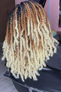 Spring Twist Styles, Ombre Spring Twist, Twist Ideas, Different Braid Styles, Ombre Twist, Short Hair Twist Styles, Spring Twist Hair, Afro Twist