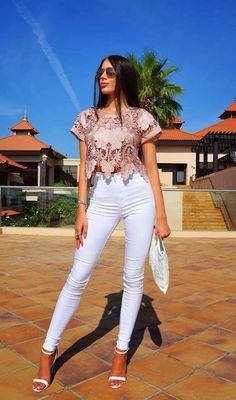 Looks Con Jeans, Looks Jeans, Pastel Outfit, Mandala Tattoo Design, Foto Poses, Trending Fashion Outfits, Outfit Trends, Mode Inspo, Looks Chic