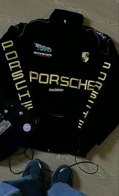 #porsche #racer #jacket Porsche Jacket, Vintage Racing Jacket, Chill Outfits, Swaggy Outfits, Mode Inspo, Dream Clothes, Retro Outfits