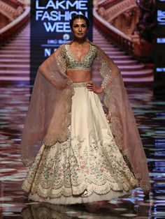 Velvet Lehenga, White Velvet, Luxury Clothing, Bridal Outfits, Wedding Wear