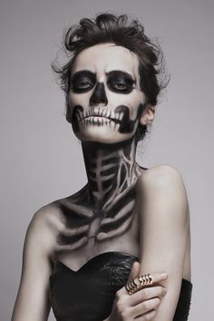 Skeleton makeup Make Up Diy, Creepy Makeup, Dead Makeup, Makeup Tip, Skeleton Makeup, Amazing Halloween Makeup, Smink Inspiration, Halloween Makeup Tutorial, Scary Makeup