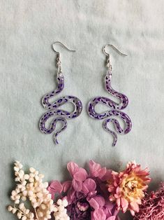 Venus Symbol, Feminist Jewelry, Glitter Earrings, Resin Earrings, Earrings Photo, Flower Jewellery, Chandelier Earrings, Heart Earrings