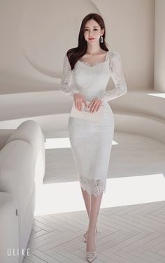 Elegant Minimalist Outfit, Dress Brokat Modern, Grad Outfits, Civil Wedding Dresses, African Wear Dresses, Lace Dress Styles