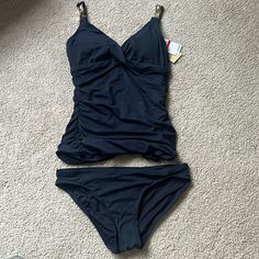 Gorgeous Xs Navy Tankini. Classic Look With Gold Accent On Front Strap. Tankini Aesthetic, Cute Tankini, Bandeau Tankini Top, Tankini Swimsuits For Women, Swimsuits Outfits, Fits Clothes