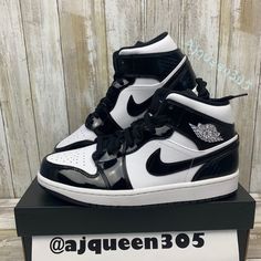 Brand New In Box 100% Authentic Men's Size 8= 9.5 Women Men's Size 8.5= 10 Women Men's Size 9= 10.5 Women Men's Size 9.5= 11 Women Men's Size 10= 11.5 Women Men's Size 10.5= 12 Women Select Your Women’s Size At Checkout. I Am Not Responsible For Factory Flaws. All Sales Are Final, No Exchange/Returns. I Am Not Responsible For Factory Flaws. Black High-top Patent Leather Custom Sneakers, Black Patent Leather High-top Custom Sneakers, White Low-top Patent Leather Custom Sneakers, White Patent Leather Sneakers With Round Toe, White Patent Leather Low-top Custom Sneakers, Modern Black Patent Leather Custom Sneakers, Modern White Patent Leather Custom Sneakers, Madeline Klein, Nike Stuff