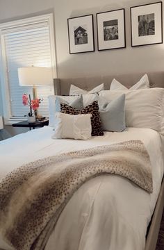 Shop our Influencers' top picks on Amazon Bedroom Styling Ideas, Nyc Rooms, Girl Apartment Decor, Bedroom Styling, First Apartment Decorating, College Dorm Room Decor, College Apartment Decor, Home Decor Modern, Redecorate Bedroom