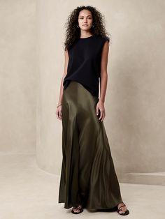 Serenade Silk Maxi Skirt | Banana Republic Silk Skirt Outfit Summer, Long Skirt Outfits For Summer, Silk Skirt Outfit, Long Silk Skirt, Black Satin Skirt, Satin Skirt Outfit, Runway Inspiration, Satin Maxi Skirt, Silk Maxi Skirt