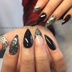 Winter Nails Classy, Unghie Sfumate, Nails Classy, Glam Nails, Loose Fit Jeans, Dipped Nails, Glitter Nail Art, Nail Polishes, Stiletto Nails