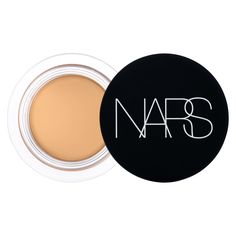 A full-coverage concealer in an oil-free, ultra-lightweight cream formula that blurs imperfections as it conceals, smoothing the look of skin with a soft-matte, natural-looking finish. Cleangirl Makeup, Concealer Nars, Mascara Sephora, Clean Mascara, Nars Concealer, Flawless Filter, Nars Radiant, Concealer Stick, Best Concealer