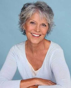 Grey Hair Styles For Women, Hairstyles For Women Over 50, Haircut For Older Women, Haircut For Thick Hair, Hairstyles For Round Faces