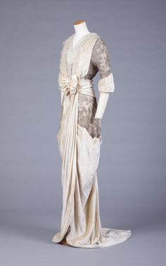 Evening Dress 1911-1914. White Silk Velvet and... | THE VINTAGE THIMBLE Vintage Weddingdress, Ancient Fashion, Belle Epoch, That Dress