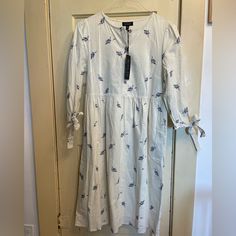 Oatmeal With Flowers. 3/4 Sleeves That Tie. Cream 3/4 Sleeve Spring Dress, Beige Midi Dress With 3/4 Sleeves For Spring, Casual Beige Dress With 3/4 Sleeves, Cream Long Sleeve Cotton Midi Dress, Cream Cotton Midi Dress With Long Sleeves, Black Polka Dot Dress, Embroidered Midi Dress, Striped Shirt Dress, Dresses Xxl