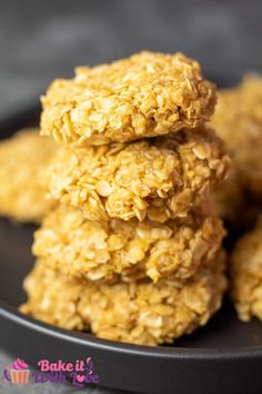 Pumpkin Pie Ideas, Oatmeal No Bake Cookies, Baked Pumpkin Oatmeal, Pie Ideas, Peanut Butter No Bake, Pie Bites, Pumpkin Recipe, Pumpkin Oatmeal, Baking Recipes Cookies