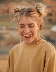 Thick Hair Inspiration, Marla Catherine, Diy Girls, Space Buns, Nice Hair, Effortless Hairstyles, Hair Stylies, Girly Pictures