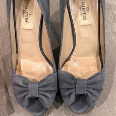 Gently Worn Valentino Gray Suede Platform Pumps In Very Good Condition. Slight Balding On Back Of Shoe. Final Sale Valentino Platform Pumps, Valentino Shoes, Grey Suede, Gray Suede, Platform Pumps, Final Sale, Pumps, Size 6, Women Shoes