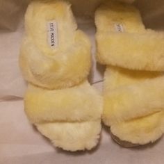 Beautiful Slippers Excellent Condition Shoes Steve Madden, Steve Madden Shoes, Steve Madden, Slippers, Yellow, Women Shopping, Color