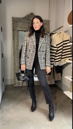 How to Style A Plaid Blazer, plaid blazer outfits, blazer and jeans outfits, fall outfit, Plaid Blazer over a cami, Monochrome blazer outfit Tweed Blazer Outfit