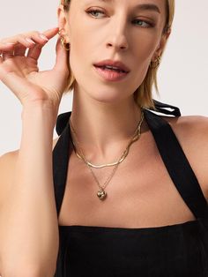 Be the first to get this adorable gold heart necklace inspired by the perfect geometry of round shapes and with a sleek, glossy texture. Puffed Heart Necklace, Necklaces Elegant, Heart Necklaces, Puffed Heart, Gold Heart Necklace, Rings Bracelets, Christmas Jewelry, Gold Heart, Heart Of Gold