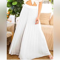 New With Tags! No Flaws Sizes Fit True To Size Flowy With Elastic Wait Band Wide Leg And Pleated Lining On The Inside Elegant Pleated Bottoms For Vacation, White Non-stretch Pleated Bottoms, Fitted Pleated Bottoms For Brunch, Elegant Pleated Bottoms For Brunch, White Pleated Summer Pants, Chic Pleated Bottoms For Vacation, Summer White Pleated Pants, Spring White Pleated Pants, White Pleated Pants For Spring