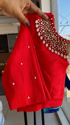 Red Blouse Work Designs, Blouse Stitching Designs, Red Blouse Designs, Red Blouse Design, Thread Work Blouse, Jewel Neck Blouse, Cutwork Blouse Designs, Blouse Design Images, Red Jewel