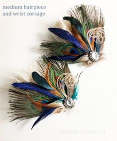 Here are beautiful boho inspired rustic peacock pieces, perfect for your wedding or special event.  Created with a variety of feathers in shades of teal, navy, green, black, burnt orange and taupe. Rhinestones may vary from pieces shown due to availability at time of order. Please contact me with any questions or to select a piece that best coordinates with your jewelry.  >> PLEASE NOTE << Items are priced individually. Please select the style needed and quantity from the drop down menu. The last photo shows the larger hairpiece. Feel free to contact me with any questions.  - Hairpiece; choose your favorite style from the Large or Medium hairpiece, with your choice of a rhinestone or pearl embellishment. Either style can be created with your choice of an alligator clip with teeth, or a com Feather Wedding Hairpiece, Bridesmaid Wrist Corsage, Peacock Hair Clip, Feather Hair Comb, Bridesmaid Hair Clips, Peacock Hair, Wedding Barrettes, Wedding Clip, Corsage Pins