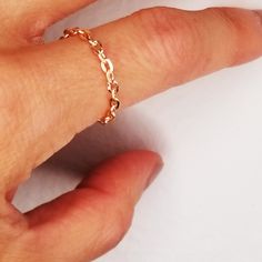 Rose Gold Thin Chain Ring, Delicate Curb Chain Ring, Minimalist Ring, Stacking Ring, Dainty Link Ring, Skinny Ring, Cable Chain Layered Ring Link Ring, Layered Rings, Linking Rings, Ring Stacking, Everyday Rings, Ring Minimalist, Minimalist Ring, Delicate Jewelry, Ring Dainty