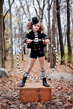 Lion Tamer Costume / Ring Master Costume #halloweencostume #halloween #liontamer�… Harlequin Costume Diy, Diy Lion Tamer Costume, Party Time Images, Halloween Circus Costumes, Diy Circus Costume, Circus Costume Kids, Ring Master Costume, Goodwill Diy, Lion Tamer Costume