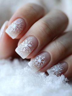 Celebrate the holiday season with short Christmas nails that are both festive and practical. From simple red and green patterns to elegant snowflakes and glittery accents, these nail designs are perfect for those who prefer shorter nails. Whether you're looking for subtle holiday cheer or bold festive flair, these short Christmas nail ideas will keep your manicure stylish and on-trend all season long. Acrylic Christmas Nail Designs, Acrylic Christmas Nails, Disney Christmas Nails, Christmas Nail Colors, Festive Nail Art, Winter Nails Acrylic, Stylish Nails Designs, French Nail Designs