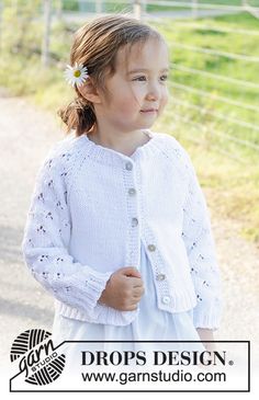 Daisy Fields Cardigan / DROPS Children 48-2 - Free knitting patterns by DROPS Design Free Childrens Knitting Patterns, Daisy Fields, Pull Bebe, Knitted Jacket, Knitting Patterns Free Cardigans, I Cord