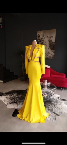 Mermaid Crystals, Dona Matoshi, Yellow Dress Outfit, Yellow Mermaid, Dresses Western, Classy Prom, Evening Mini Dresses, Mermaid Evening Gown, Casual Indian Fashion